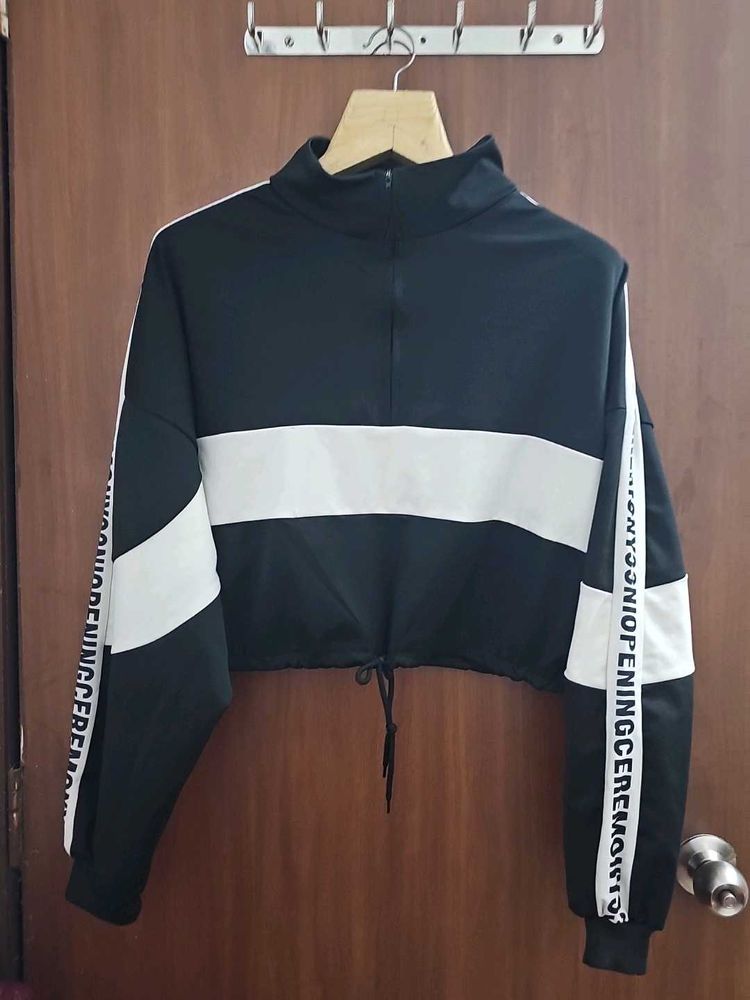 Black &amp; White Crop Funnel Neck Sweatshirt (Acubi)
