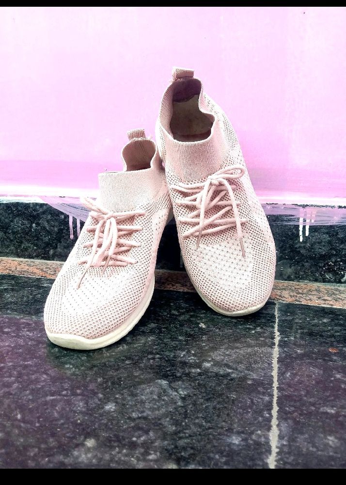 Sports Shoes