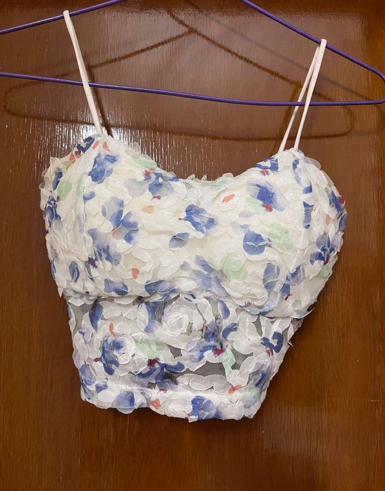 Floral Textured Crop Top 🌸
