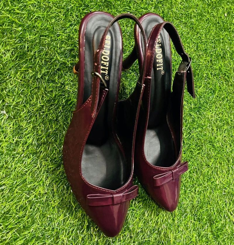 Elegant Maroon Heels with Bow Detail