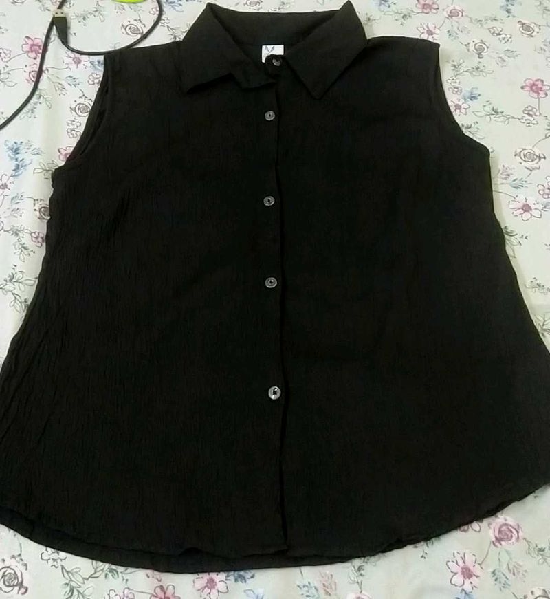 Sleevless Black Bottoms Up Top