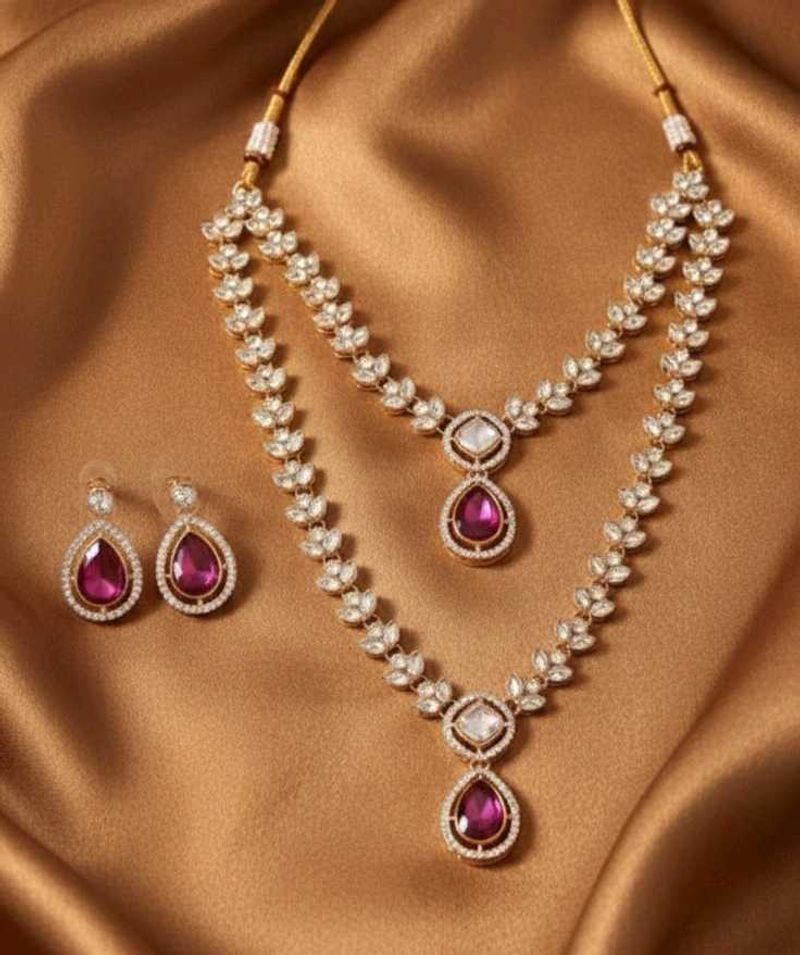 Elegant Kundan Necklace &amp; Earring Set