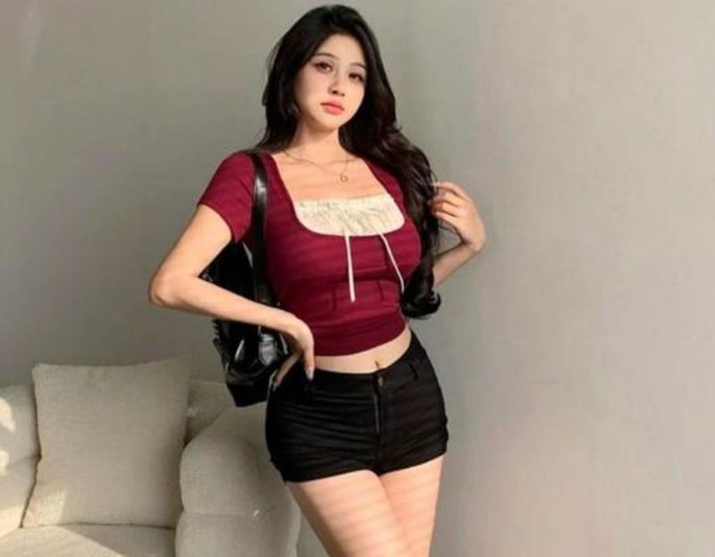 Korean Half Round Deep Neck Lace To For Women