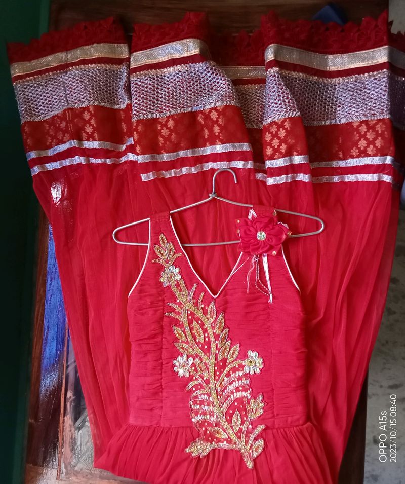 Beautiful Gown/4 Layered Gown/Attractive Gown/New One Piece/Ethnic Dress/Party Wear Dress With Inner Wear