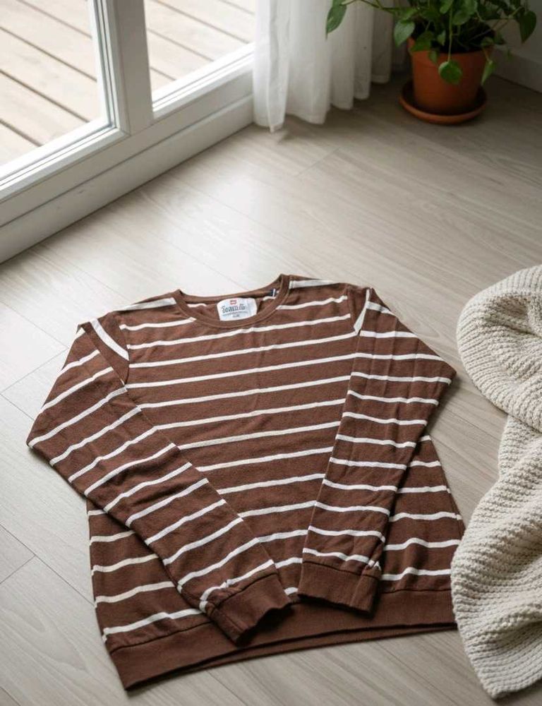 Striped Long Sleeve T-Shirt for men (L) size