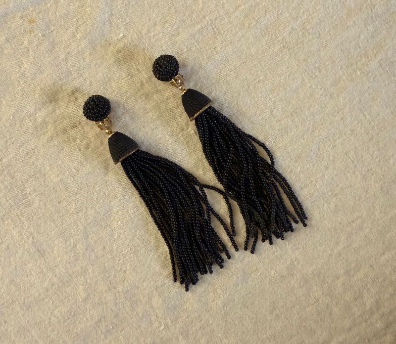 Clip-On Black Earrings ✨