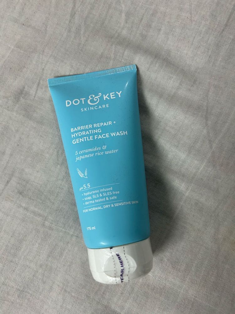 Dot &amp; Key Gentle Face Wash