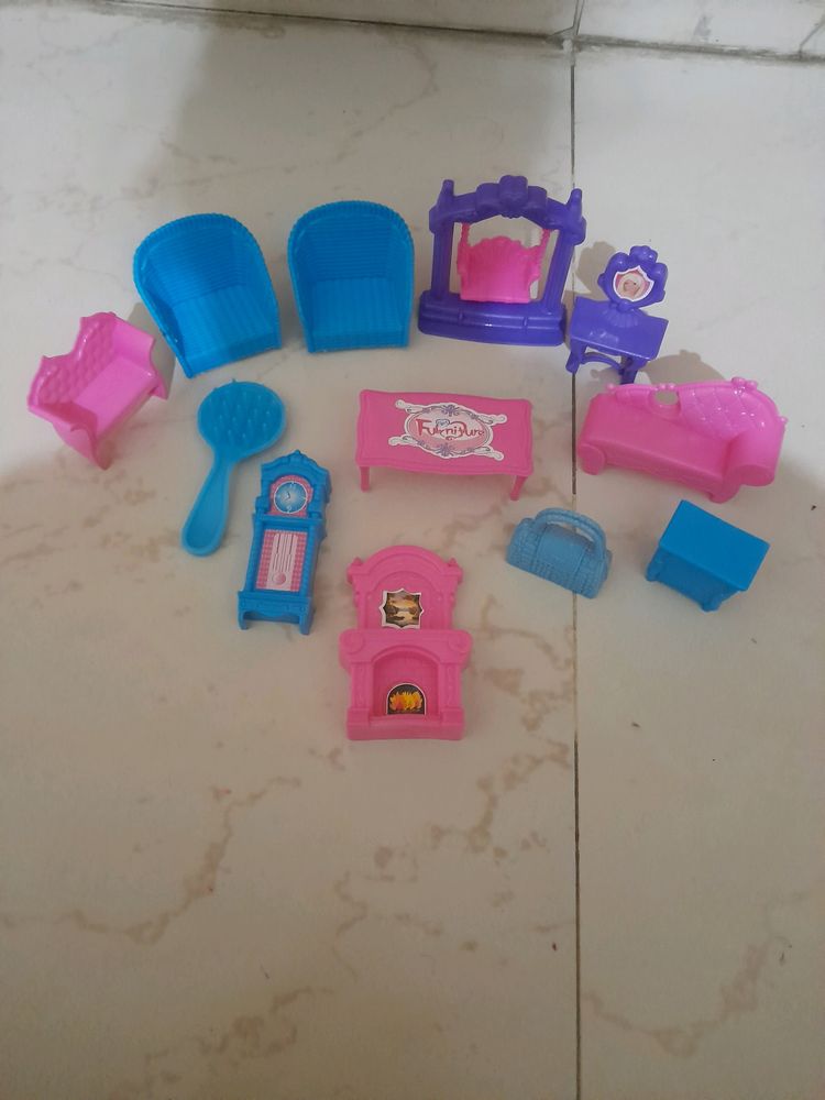 Barbie Playset With Dolls.