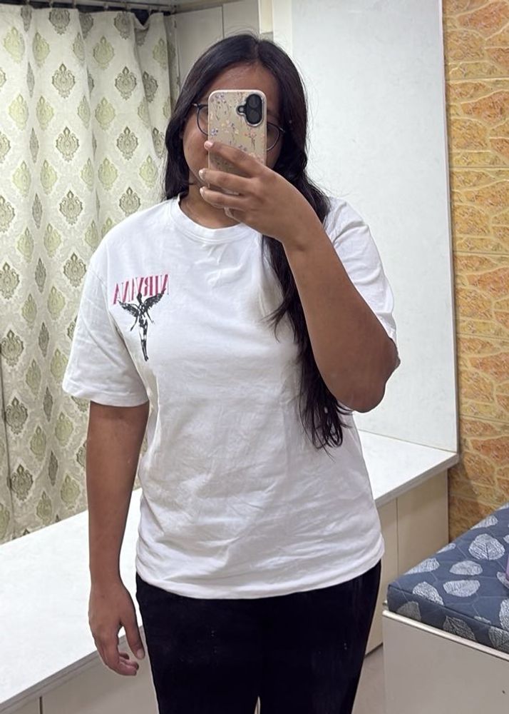 White Graphic Print T-shirt