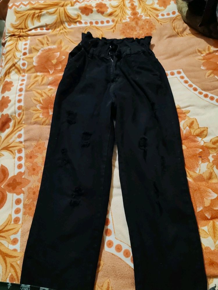 Baggy Torn Jeans Perfect For College