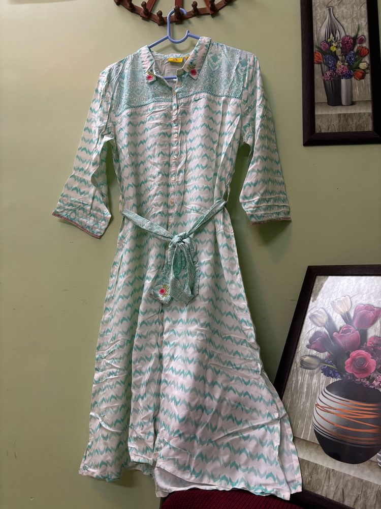 Flower Child Kurta with adjustable belt