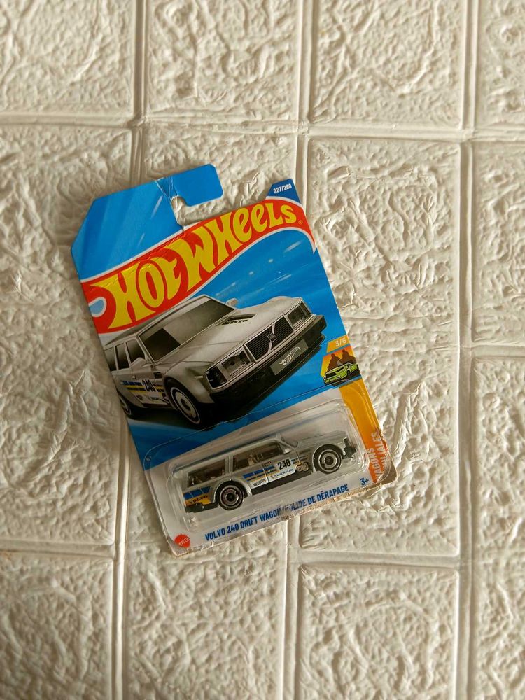 Hot Wheels Volvo 240 Drift Wagon