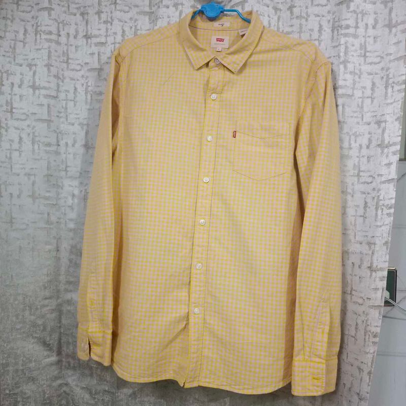Levi&#39;s Yellow Gingham Button-Down