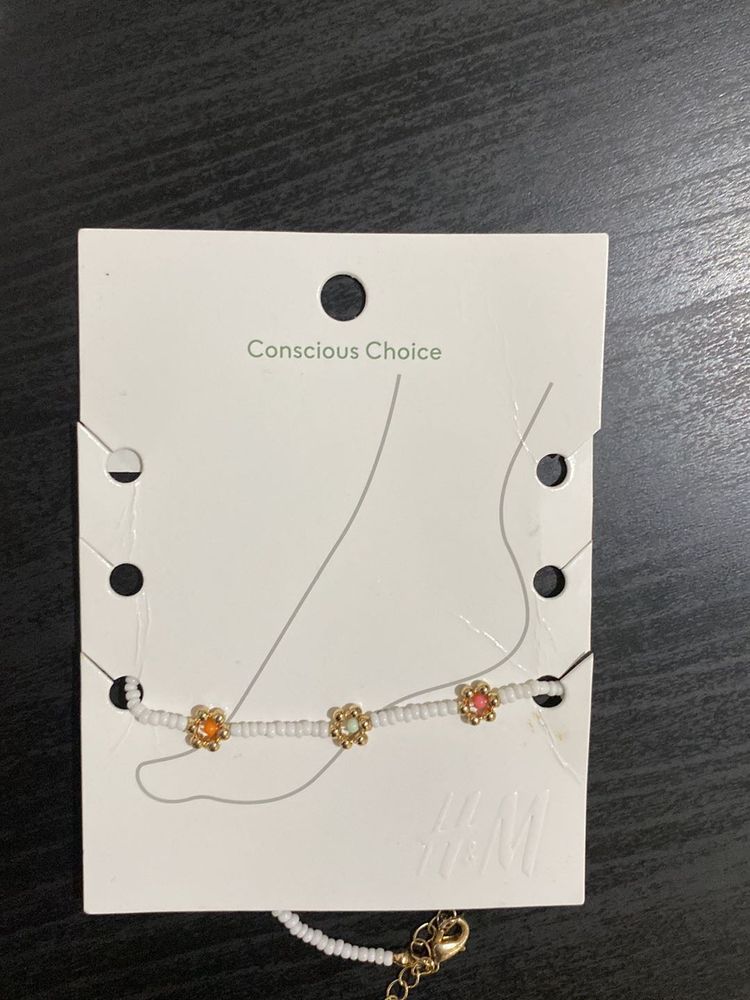 H&amp;M Flower Anklet