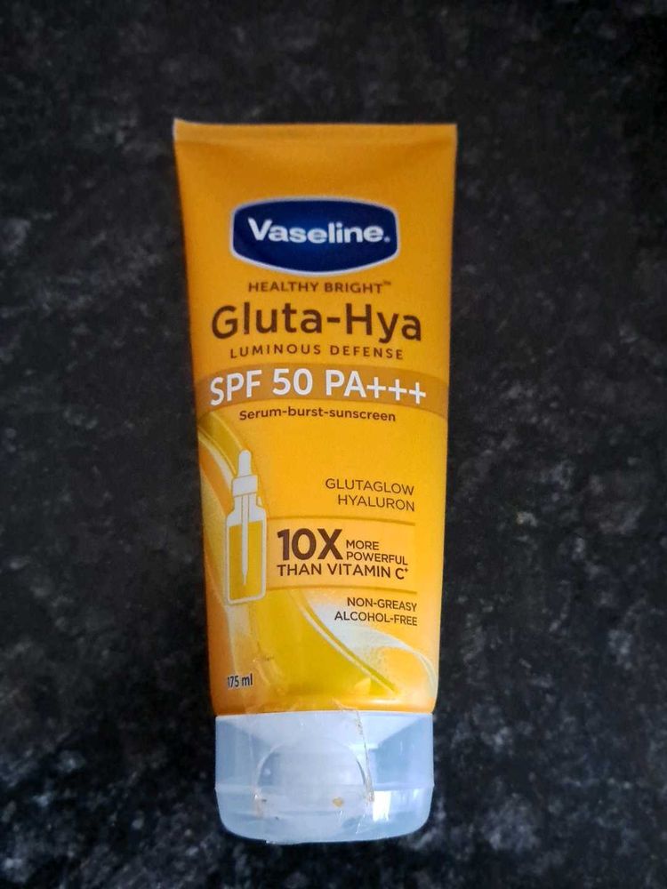 Vaseline Gluta Hya SPF 50 PA+++ Sunscreen