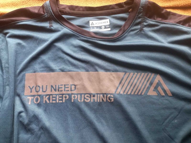 Adrenex Men&#39;s Graphic T-Shirt