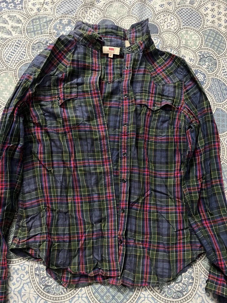 Levi&#39;s Plaid Shirt
