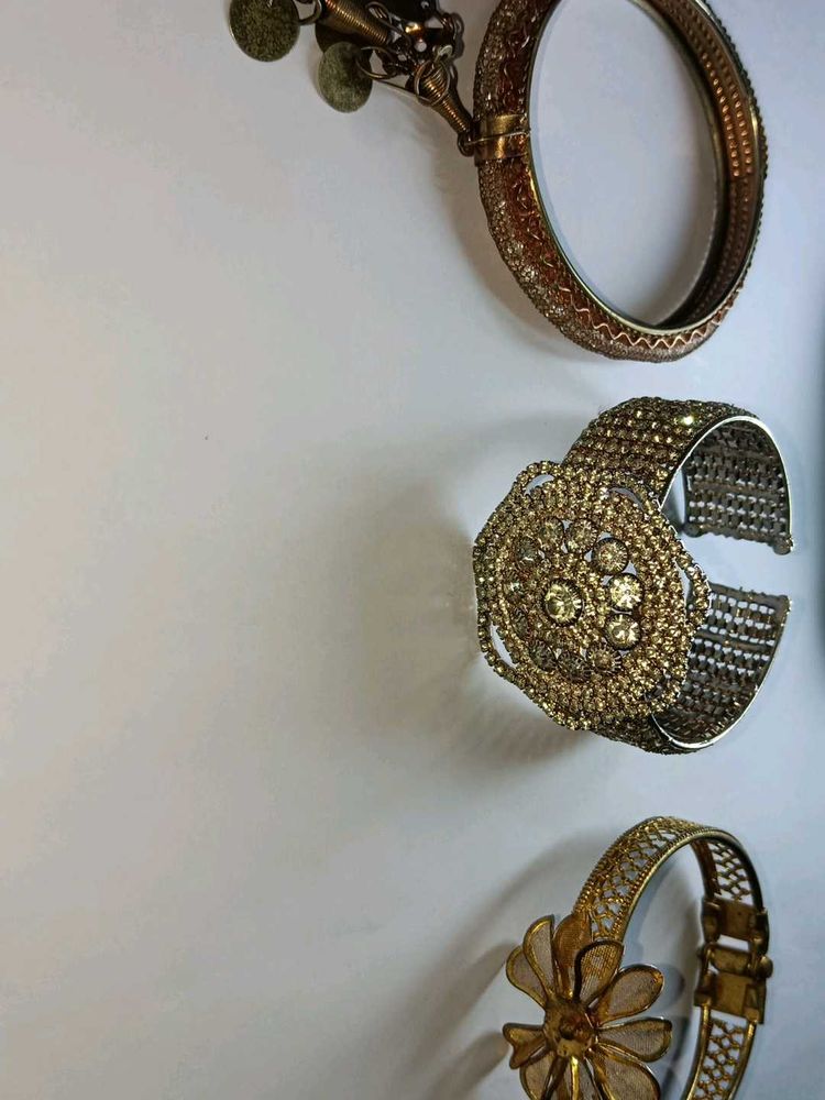 Vintage Style Gold Tone Bangle Bracelet Lot