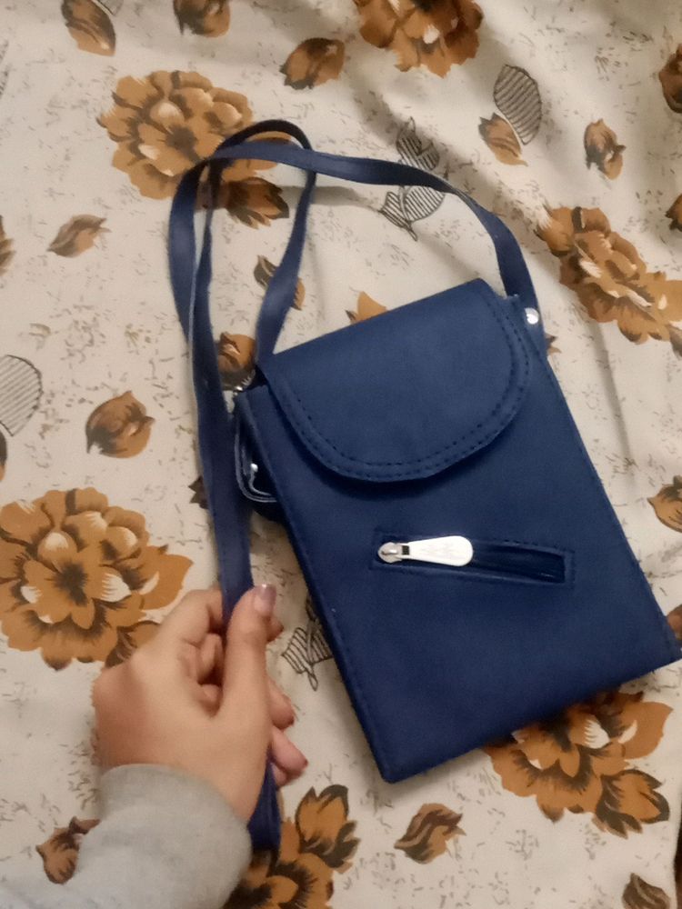 trendy and classy CLUTCH/SLING BAG 💙