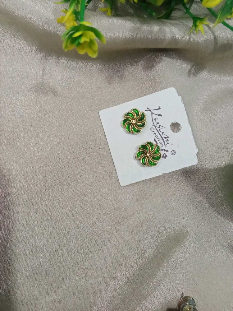 Letest Trend Parrot Green Kundhan Ear Studs