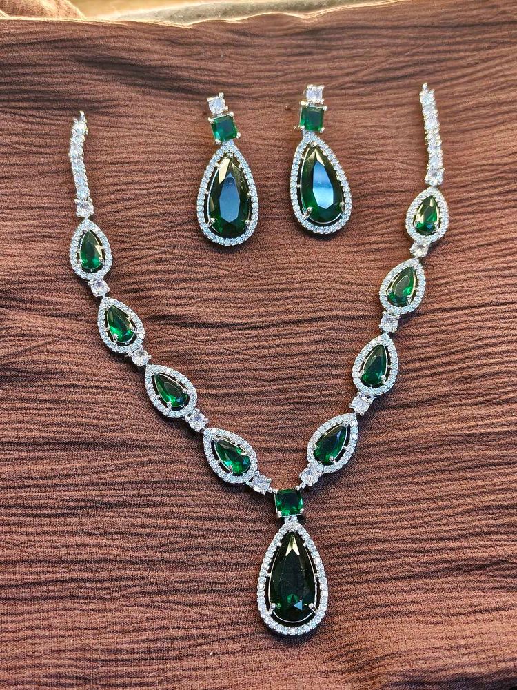 Emerald American Diamond Necklace