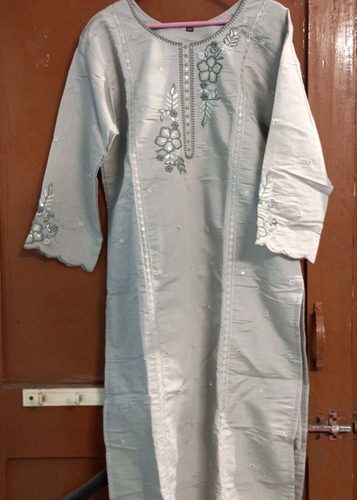 Elegant Grey Embroidered Kurta🩶