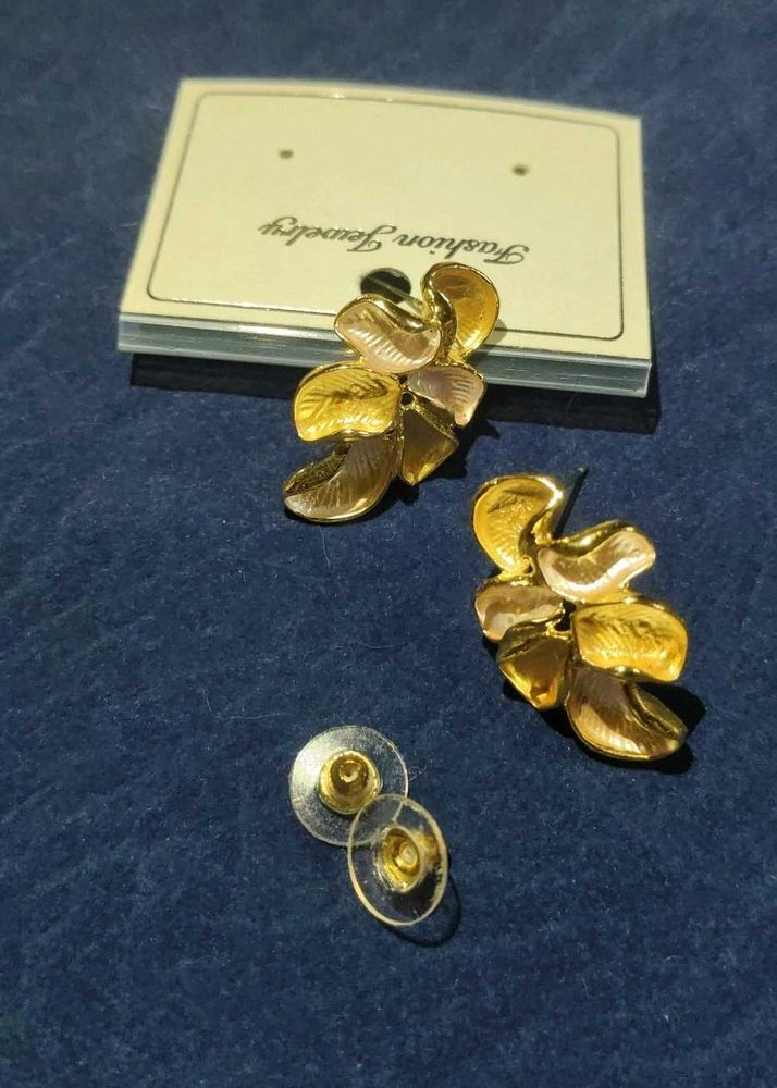 Gold leaf 🌿 Earrings