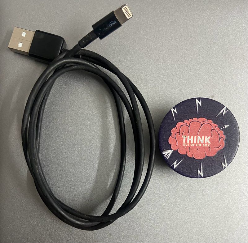 iPhone Cable Lightning Post With Pop Socket