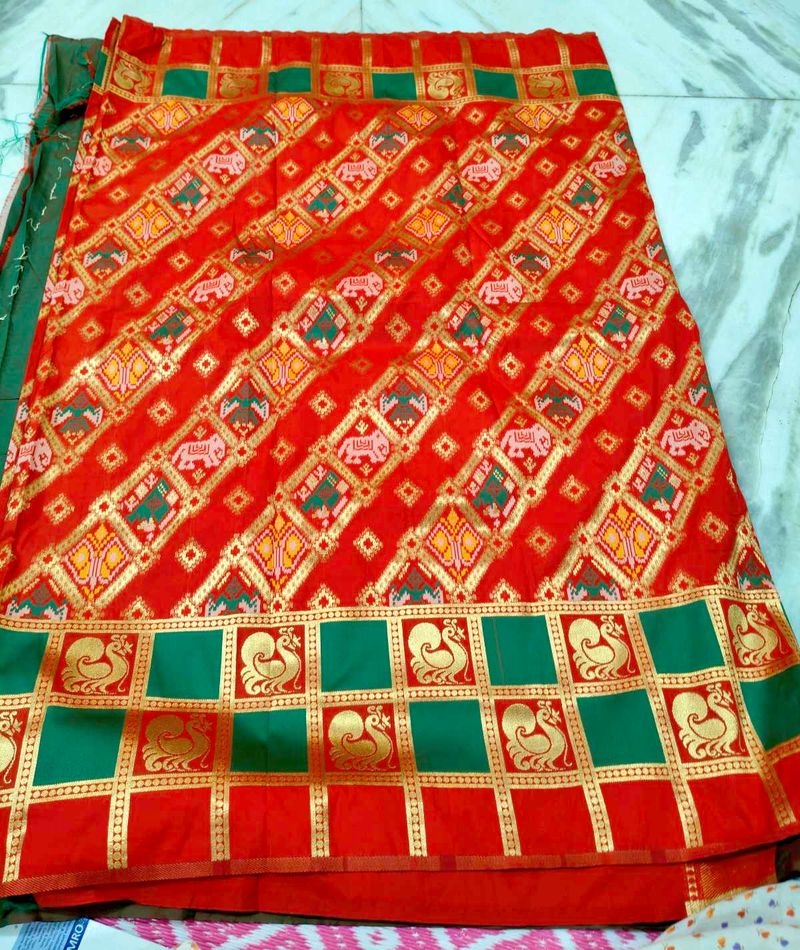 Moshuri Silk Sarees(RED AND GREEN)