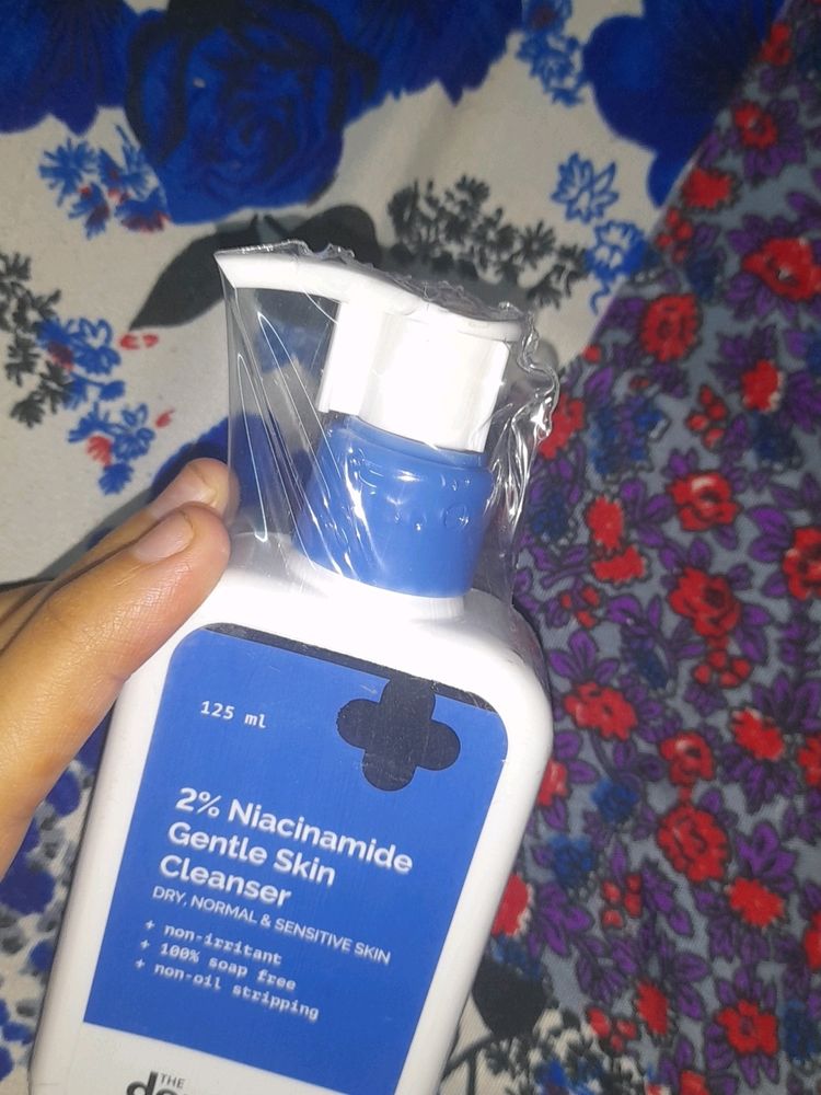 Derma Co Gentle Cleanser For Dry, Normal Skin