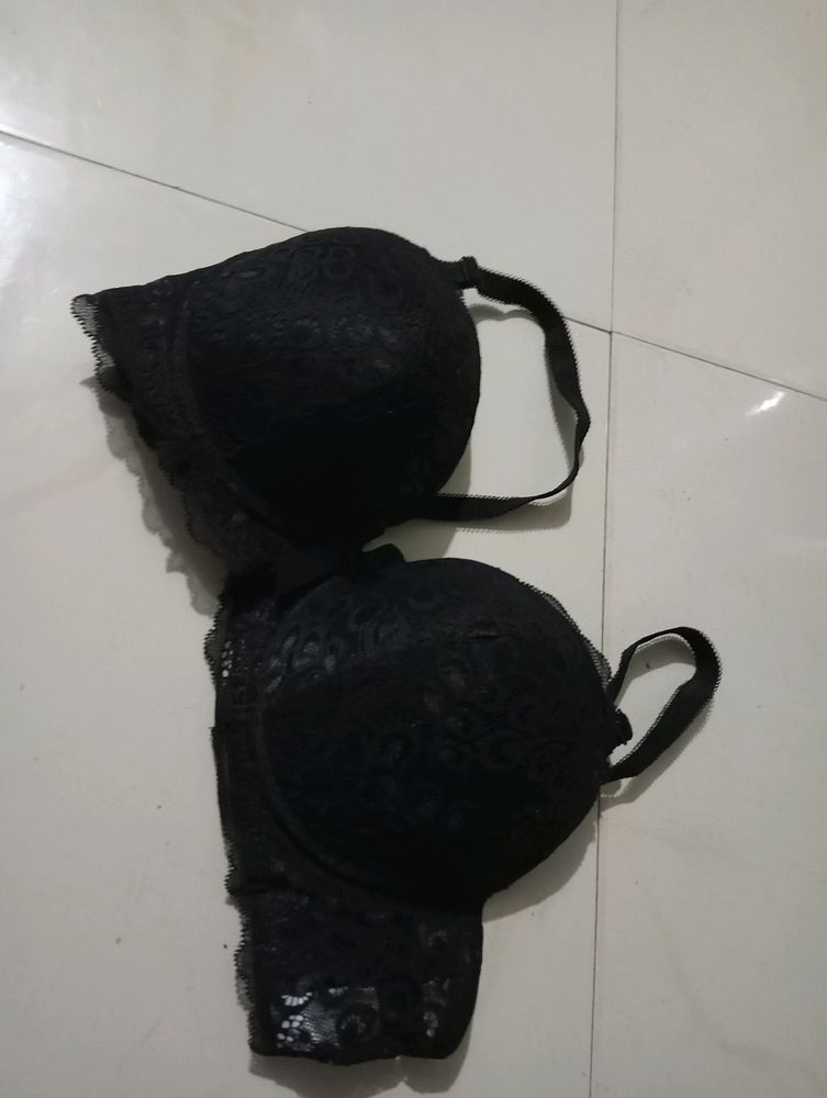 New hai pack of 3 ek sirf ₹1000 Ki Hai per abhi use Nahin ho rahi hai isliye 600 Mein thi