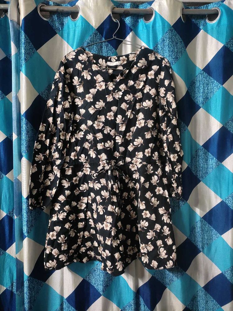🌸Winter Floral Print Top