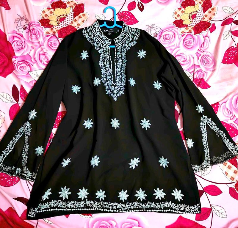 Elegant Black Embroidered Kurti ✨