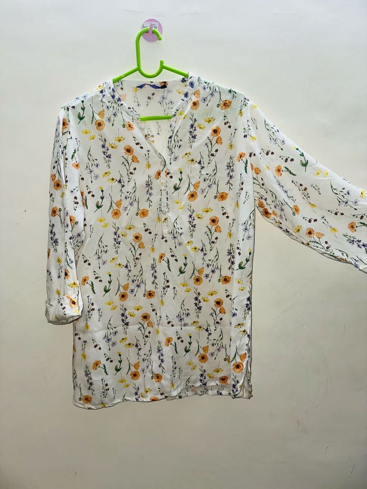New ‼️ White Floral Tunic L