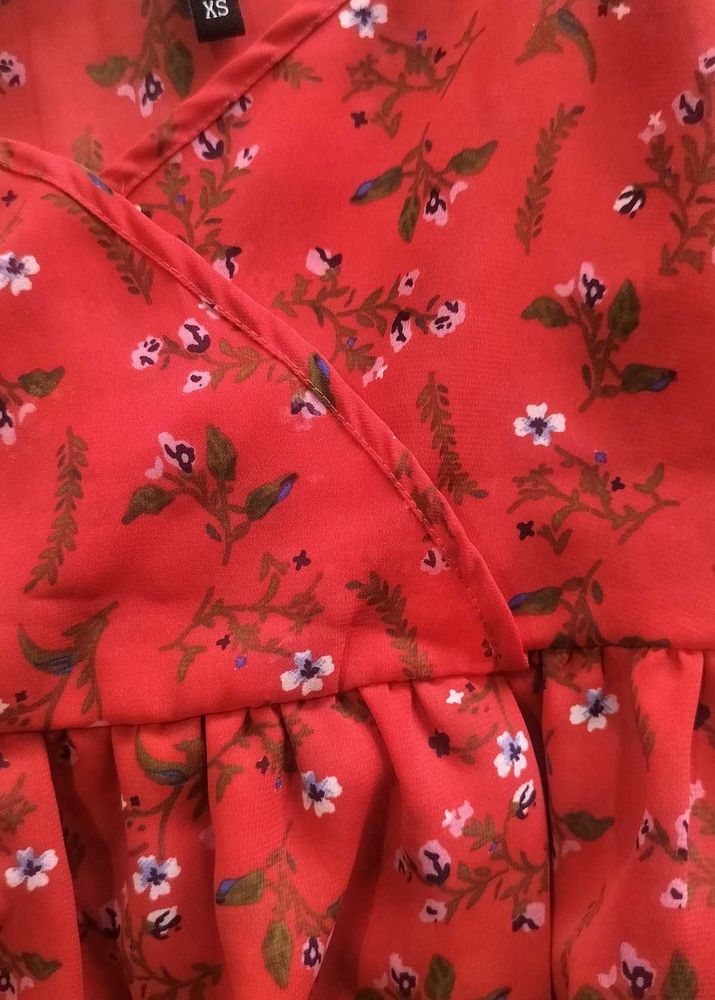 Ruffled Red Sleevless V-neck Top