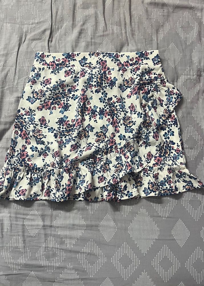 summery y2k skirt