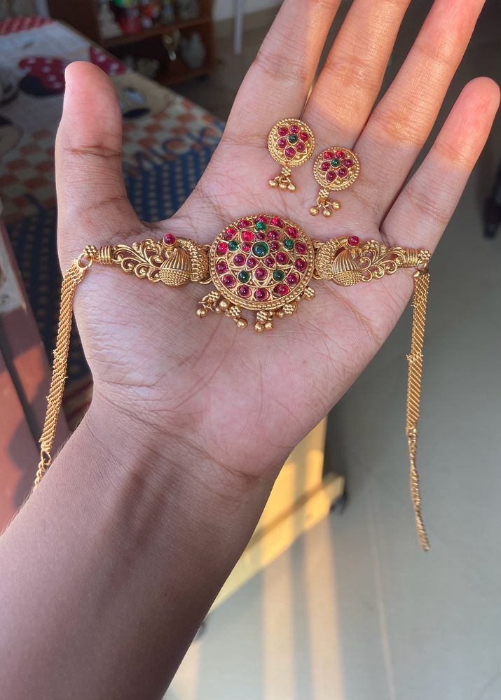 Stone Work Choker With Earning