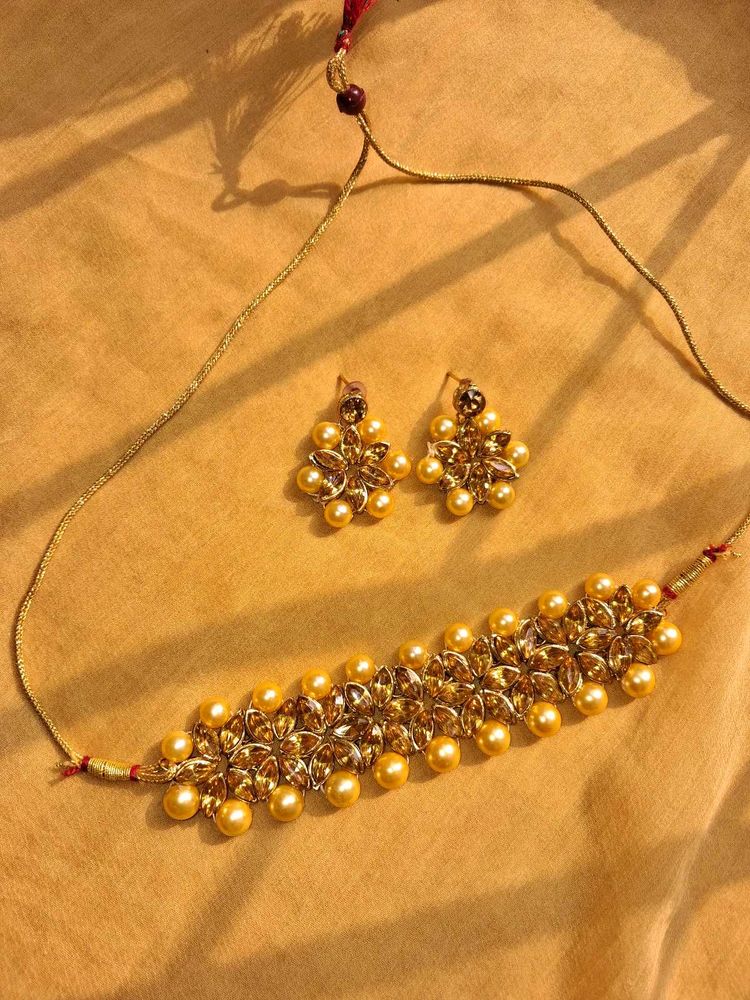 Jewellery Set Of Necklace And Earrings (Golden) ✨️
