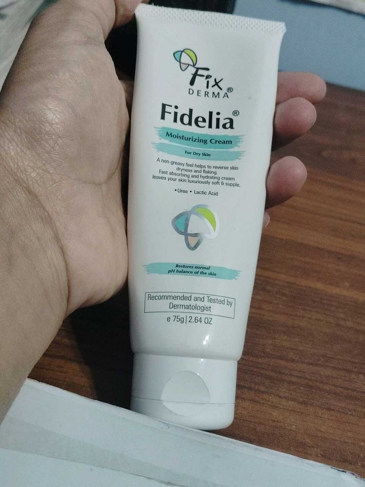 Fix Derma Fidelia Mosturizer.