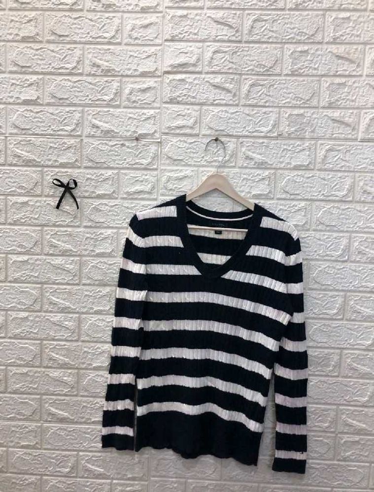 Striped V-Neck Long Sleeve Top