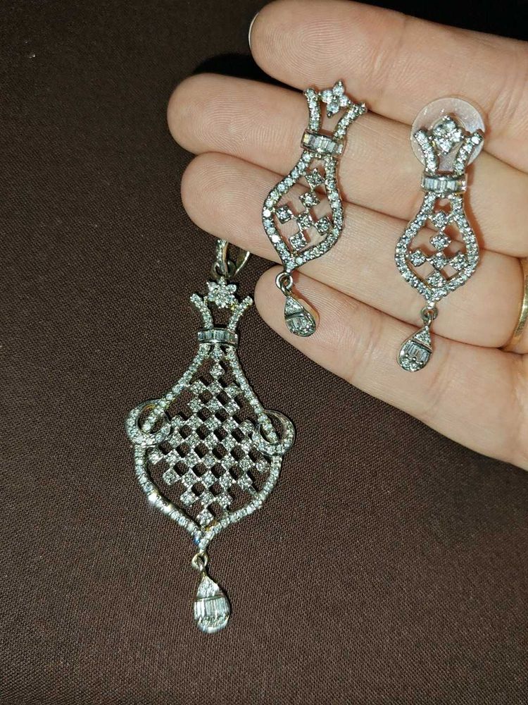 Beautiful AD Pendant Set