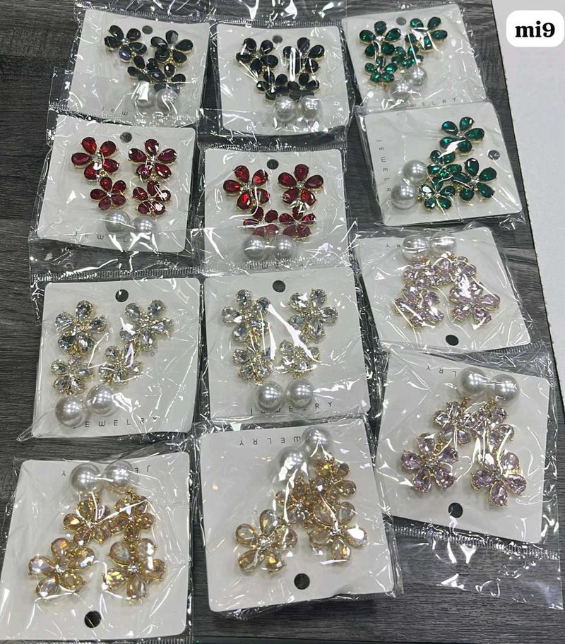 DESINGER PREMIUM DIAMOND CRYSTAL EARINGS AT SALE