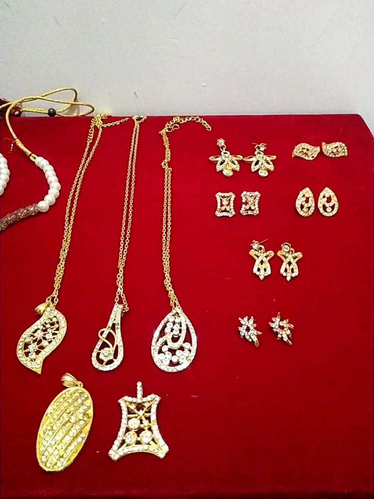Artificial Gold-Tone Jewelry Set