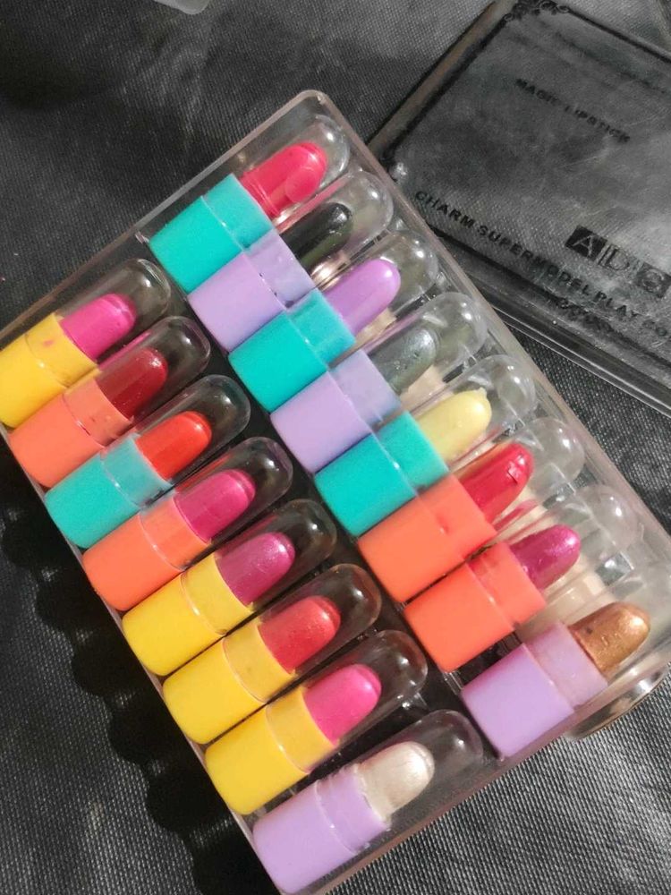 Lipstick And Eyeshadow Set