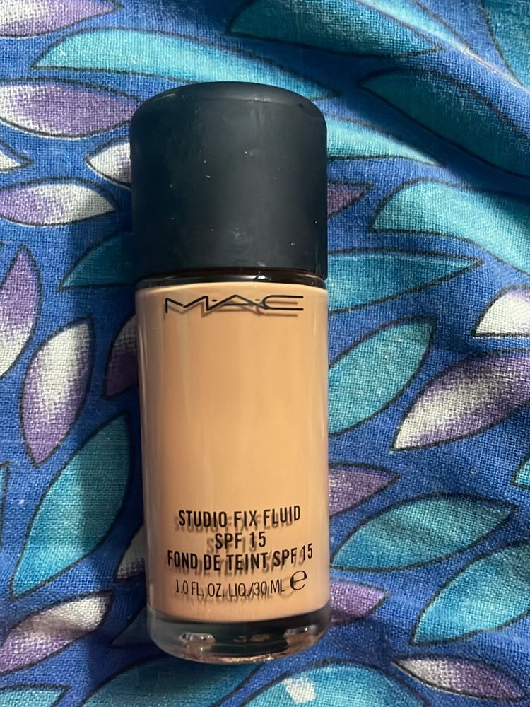 Mac Foundation Shade NC 43.5