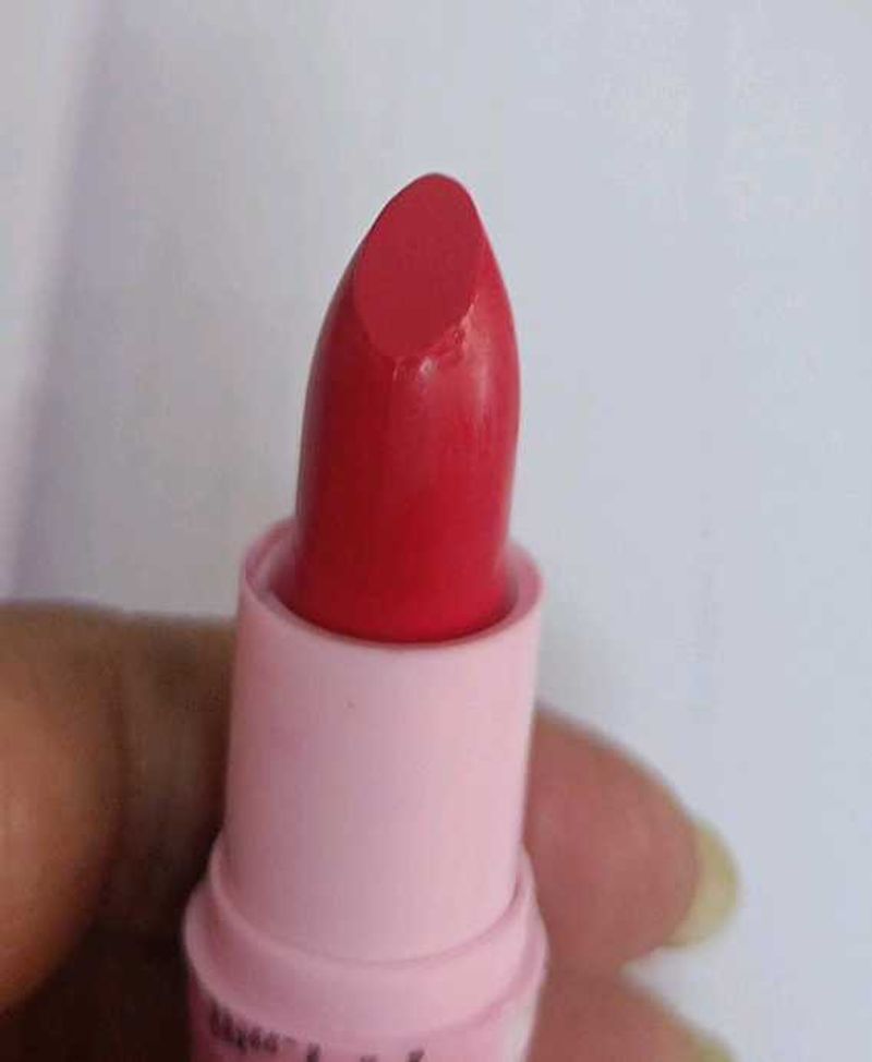 Avon Brand New Simply Pretty Matte Lipstick