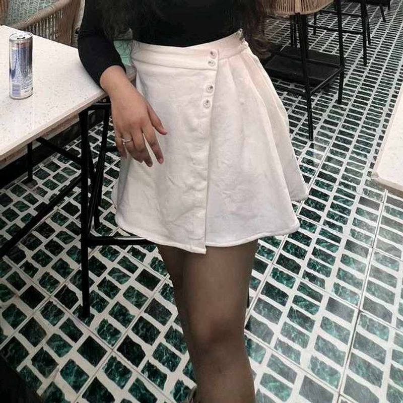 white cute little skorts for your cutesy dates