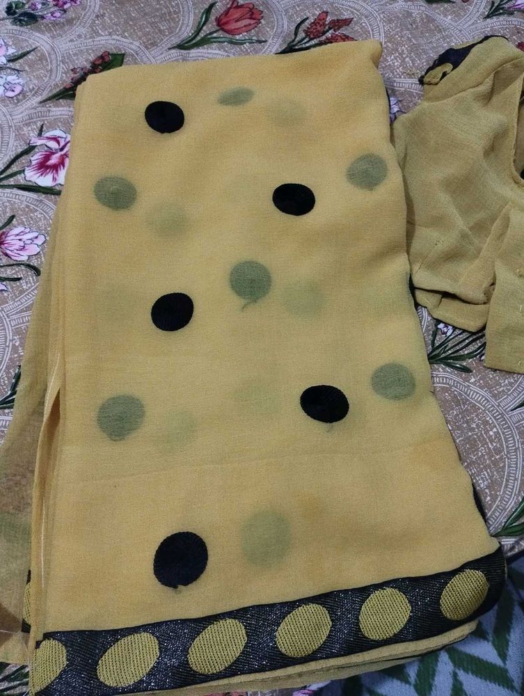 Dailywear Saree With Stich Blouse Size M