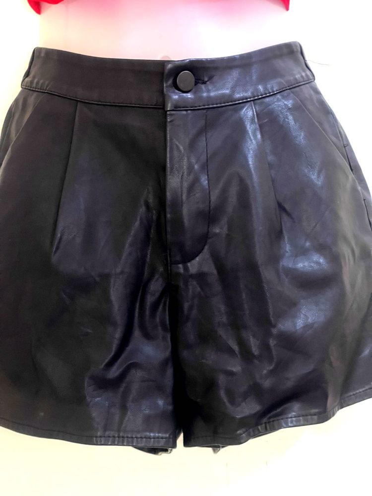 Black 🖤 Leather Short