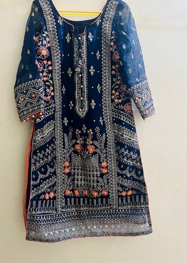 Stitiched Pakistani suit (Medium) with thread work